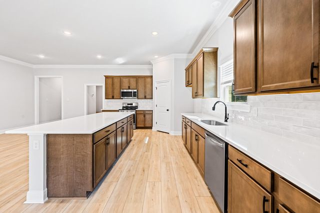 2737 Louis Circle, Crestview, FL 32536