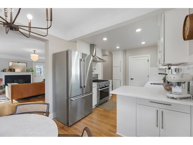 7007 Se 28TH Ave, Portland, OR 97202