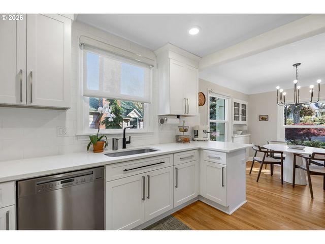 7007 Se 28TH Ave, Portland, OR 97202