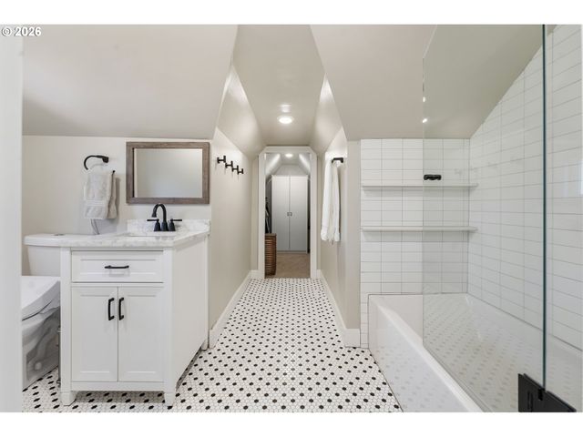 7007 Se 28TH Ave, Portland, OR 97202