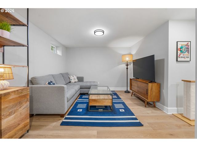 7007 Se 28TH Ave, Portland, OR 97202