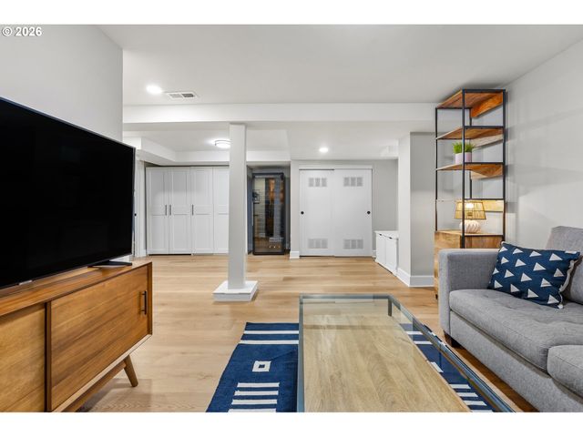 7007 Se 28TH Ave, Portland, OR 97202