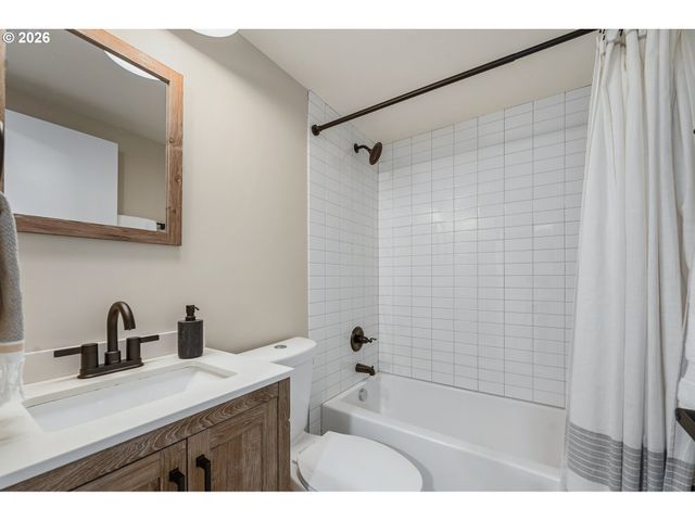 7007 Se 28TH Ave, Portland, OR 97202