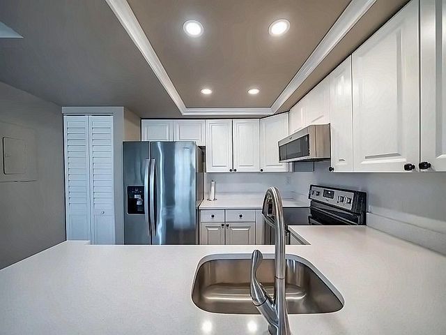 708 EXECUTIVE CENTER Drive 12, West Palm Beach, FL 33401