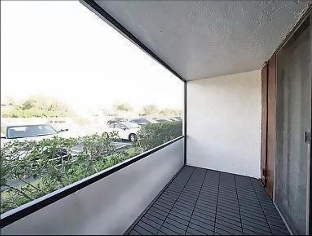 708 EXECUTIVE CENTER Drive 12, West Palm Beach, FL 33401