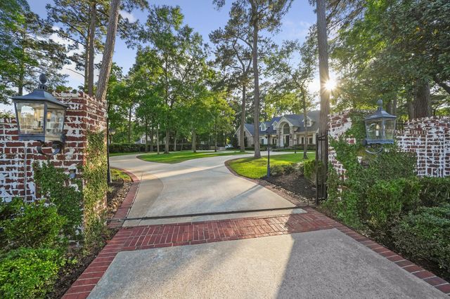 2207 Longmire Road, Conroe, TX 77304