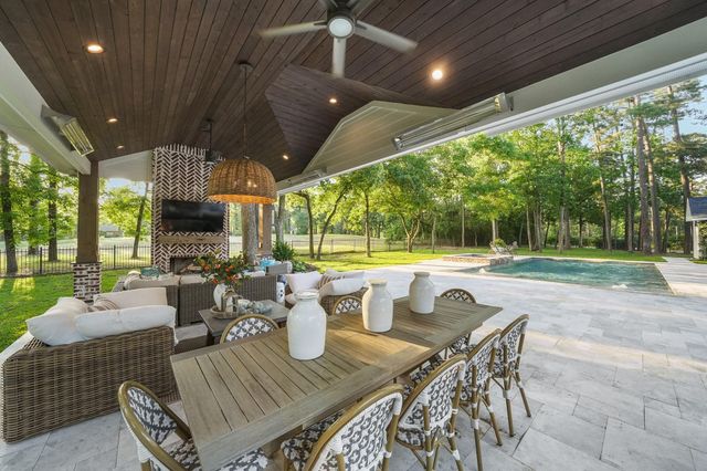 2207 Longmire Road, Conroe, TX 77304