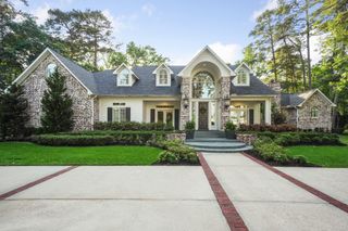 2207 Longmire Road, Conroe, TX 77304