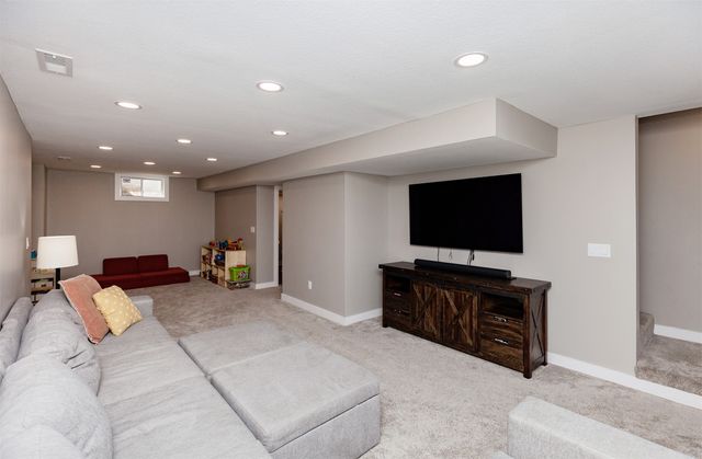 5451 SE 29th Street, Des Moines, IA 50320