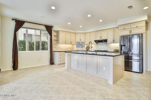 13790 Stagecoach Trail, Moorpark, CA 93021