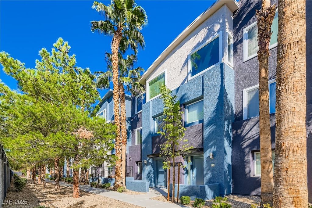 9050 West Tropicana Avenue 1138, Las Vegas, NV 89147