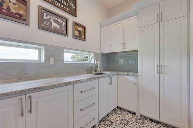 328 Ringtail Stream DR, Austin, TX 78738