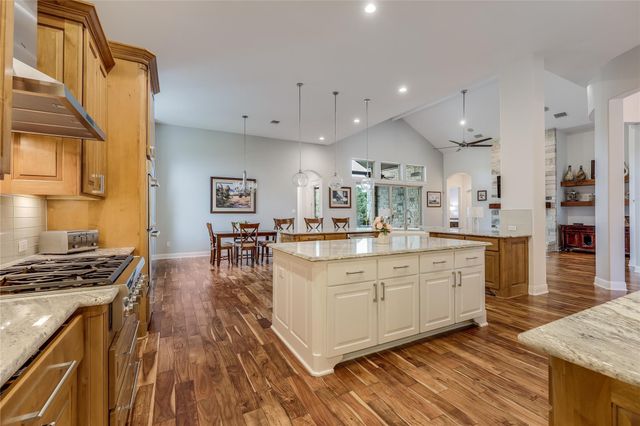 328 Ringtail Stream DR, Austin, TX 78738