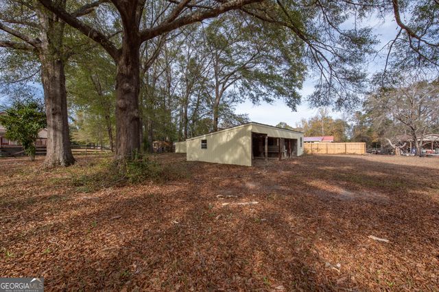 9 Friar Tuck Road, Reynolds, GA 31076