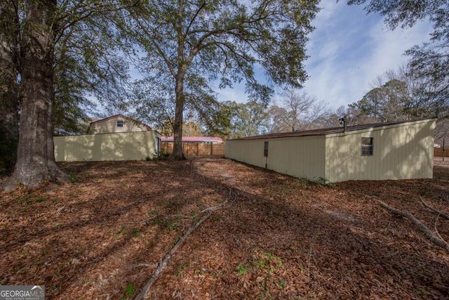 9 Friar Tuck Road, Reynolds, GA 31076