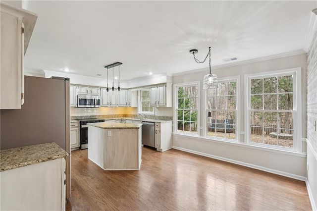 5618 Brookstone NW Drive, Acworth, GA 30101