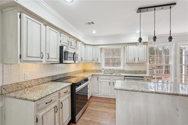 5618 Brookstone NW Drive, Acworth, GA 30101