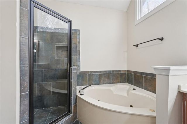 5618 Brookstone NW Drive, Acworth, GA 30101