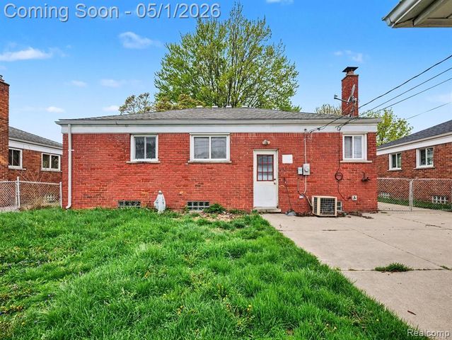 25334 Barbara Street, Roseville, MI 48066