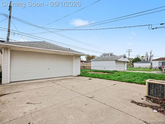 25334 Barbara Street, Roseville, MI 48066