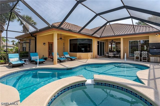 8754 Hideaway Harbor CT, Naples, FL 34120