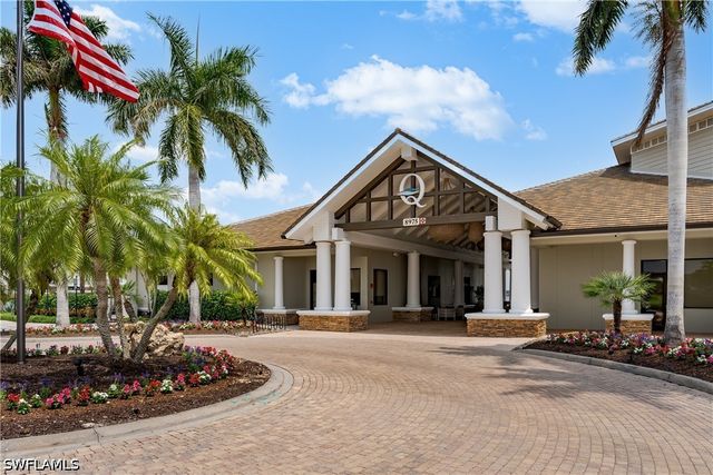 8754 Hideaway Harbor CT, Naples, FL 34120