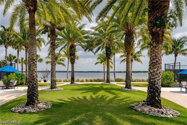 8754 Hideaway Harbor CT, Naples, FL 34120