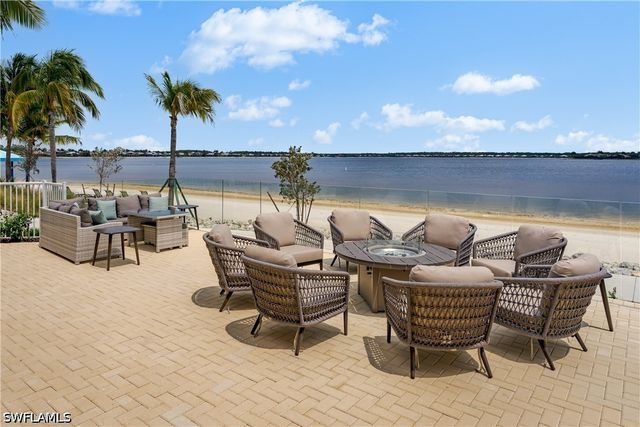 8754 Hideaway Harbor CT, Naples, FL 34120