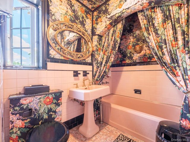 69-78 180th Street, Fresh Meadows, NY 11365