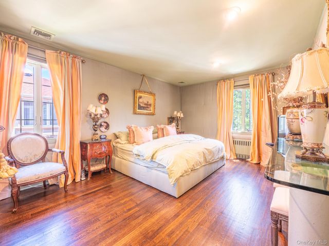 69-78 180th Street, Fresh Meadows, NY 11365