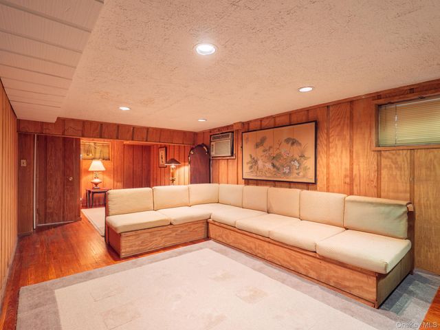 69-78 180th Street, Fresh Meadows, NY 11365