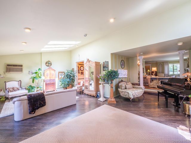 69-78 180th Street, Fresh Meadows, NY 11365
