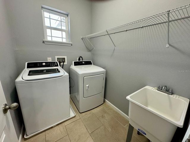 930 LAKEFRONT VILLAGE DRIVE, Clermont, FL 34711