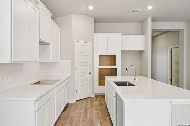 919 Broken Hollow, San Antonio, TX 78260