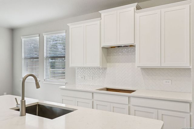 919 Broken Hollow, San Antonio, TX 78260