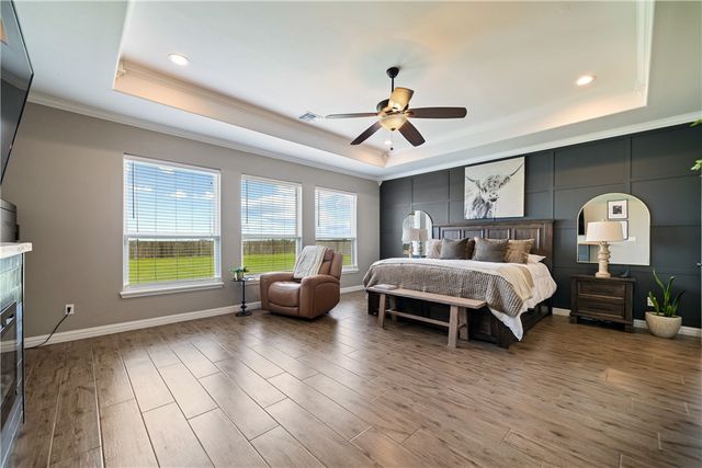 1189 S Southampton Dr, Corpus Christi, TX 78415