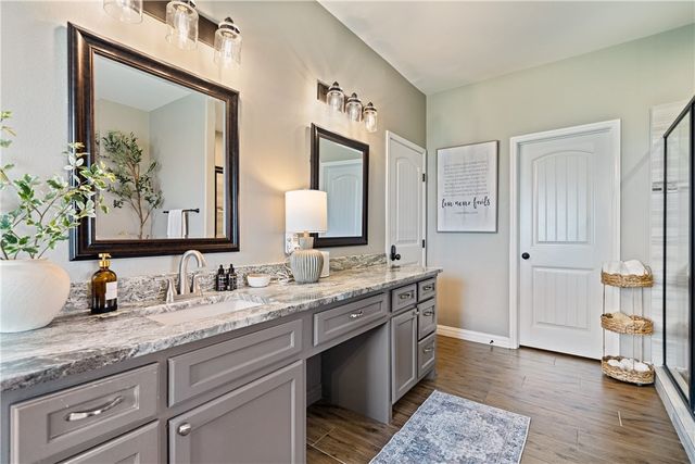 1189 S Southampton Dr, Corpus Christi, TX 78415
