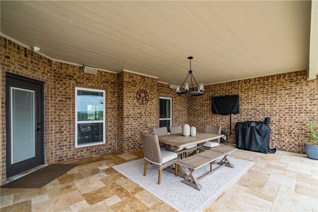 1189 S Southampton Dr, Corpus Christi, TX 78415