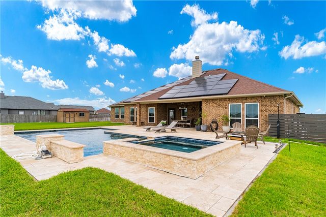 1189 S Southampton Dr, Corpus Christi, TX 78415