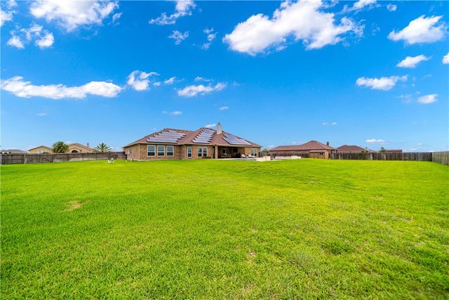 1189 S Southampton Dr, Corpus Christi, TX 78415