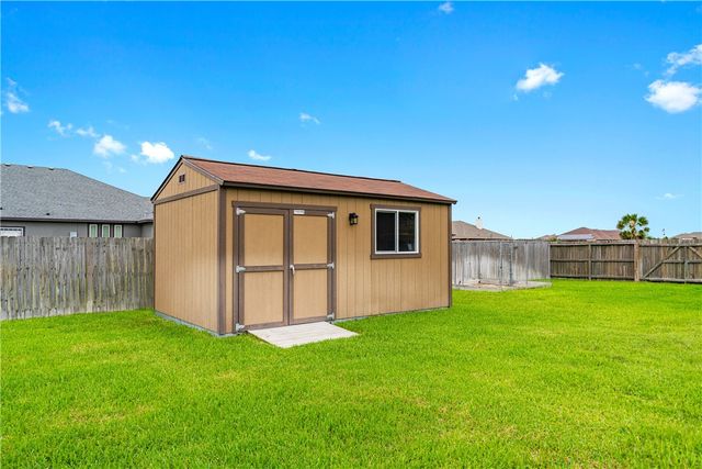 1189 S Southampton Dr, Corpus Christi, TX 78415