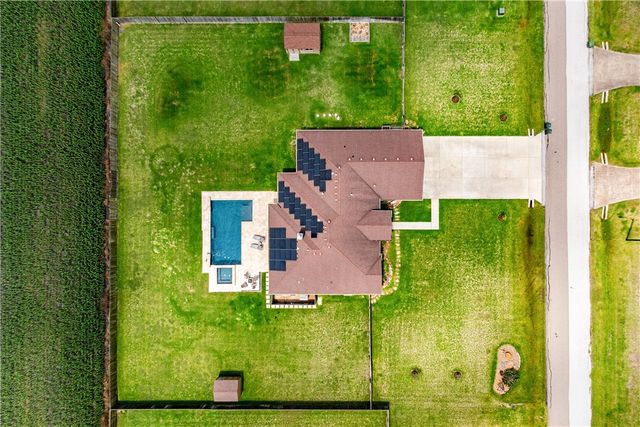1189 S Southampton Dr, Corpus Christi, TX 78415