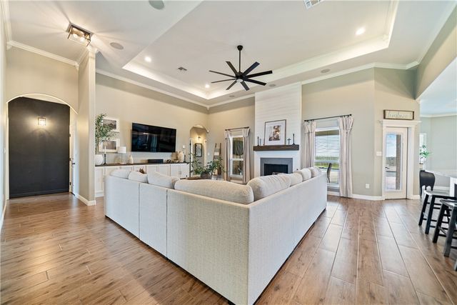 1189 S Southampton Dr, Corpus Christi, TX 78415