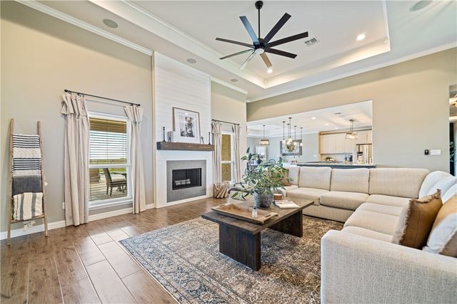 1189 S Southampton Dr, Corpus Christi, TX 78415
