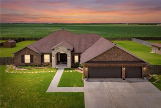 1189 S Southampton Dr, Corpus Christi, TX 78415