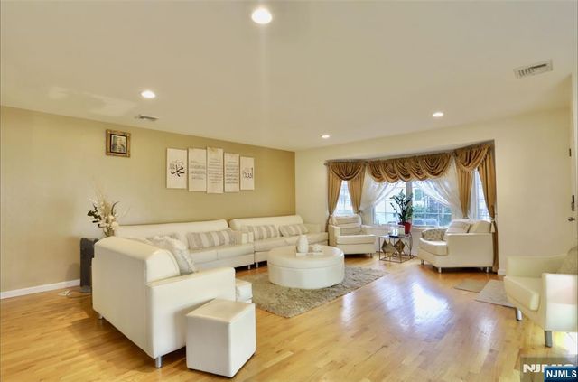 386A Park Avenue, Fairview, NJ 07022