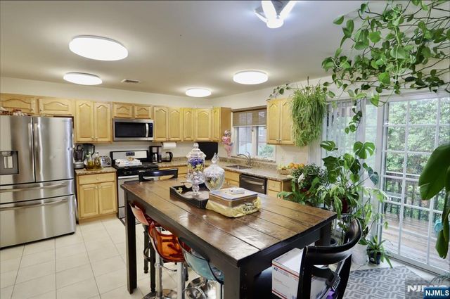 386A Park Avenue, Fairview, NJ 07022