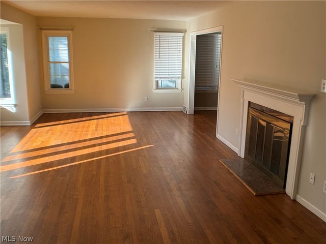 2327 Loyola Road, University Heights, OH 44118