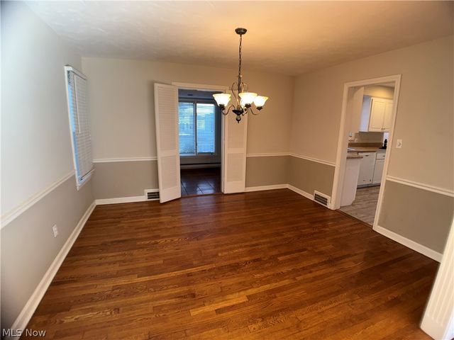 2327 Loyola Road, University Heights, OH 44118