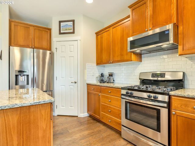 92018 HIGHWAY 104, Warrenton, OR 97146